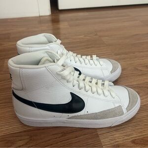 Nike Blazer Mid '77 Vintage GS White Black Youth Sz 6Y/ Womens Sz 7.5 DA4086-100